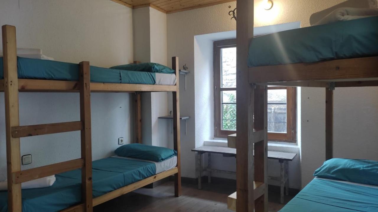 Albergue Triton - Villanúa Zewnętrze zdjęcie